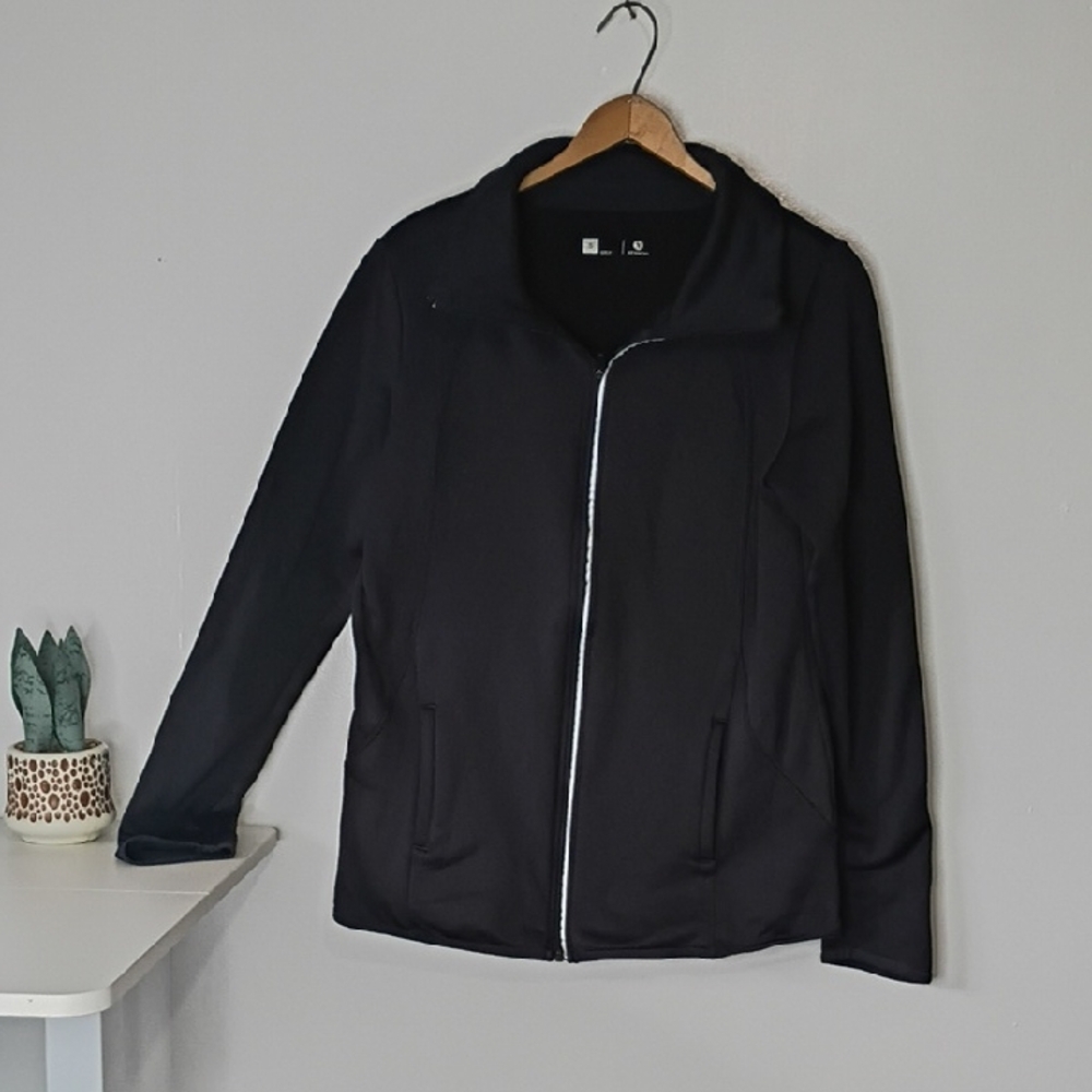Xersion Black Zip-Front Athletic Jacket Women’s Small • Lightweight Workout - Picture 1 of 9